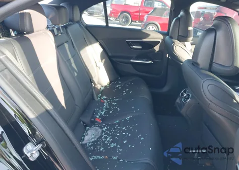 2024 Mercedes-Benz C 300 z USA, uszkodzony, nr VIN W1KAF4GB9RR182166